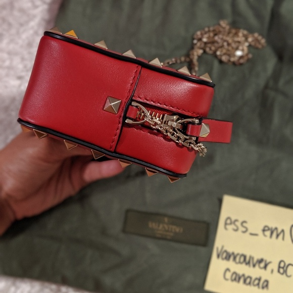 Valentino Garavani Rockstud Small Chain Camera - Picture 2 of 4